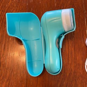 Clarisonic facial brush